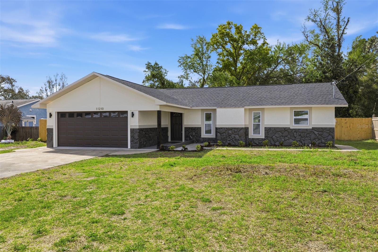 Image 4 of 46 For 11210 Mercedes Street