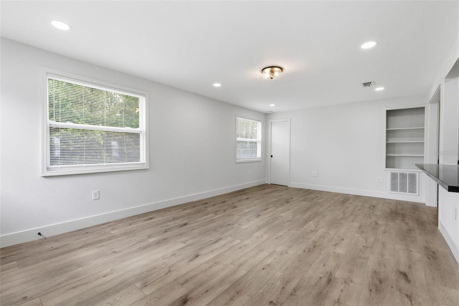 Image 41 of 46 For 11210 Mercedes Street