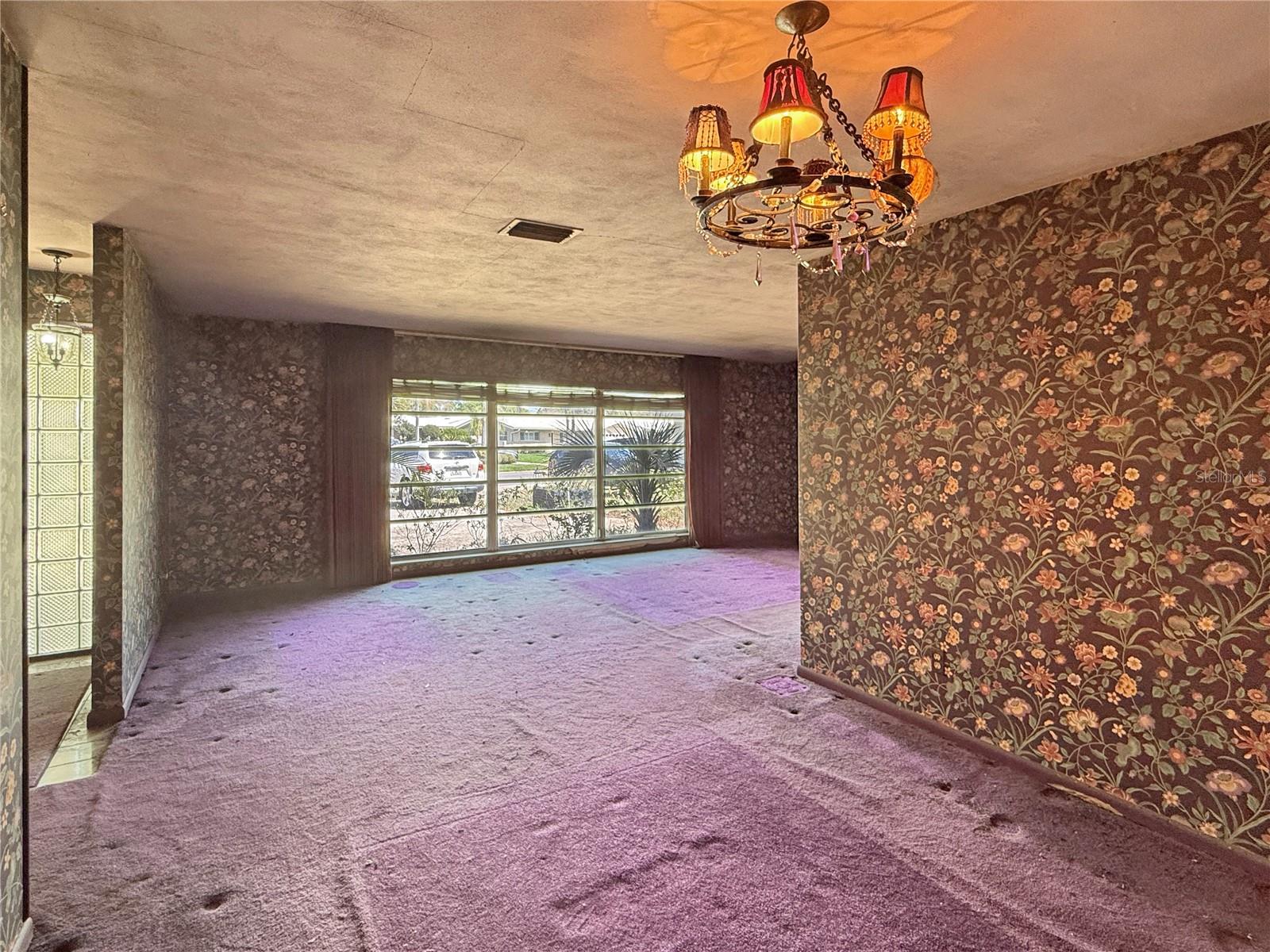 Image 4 of 14 For 2065 Envoy Court