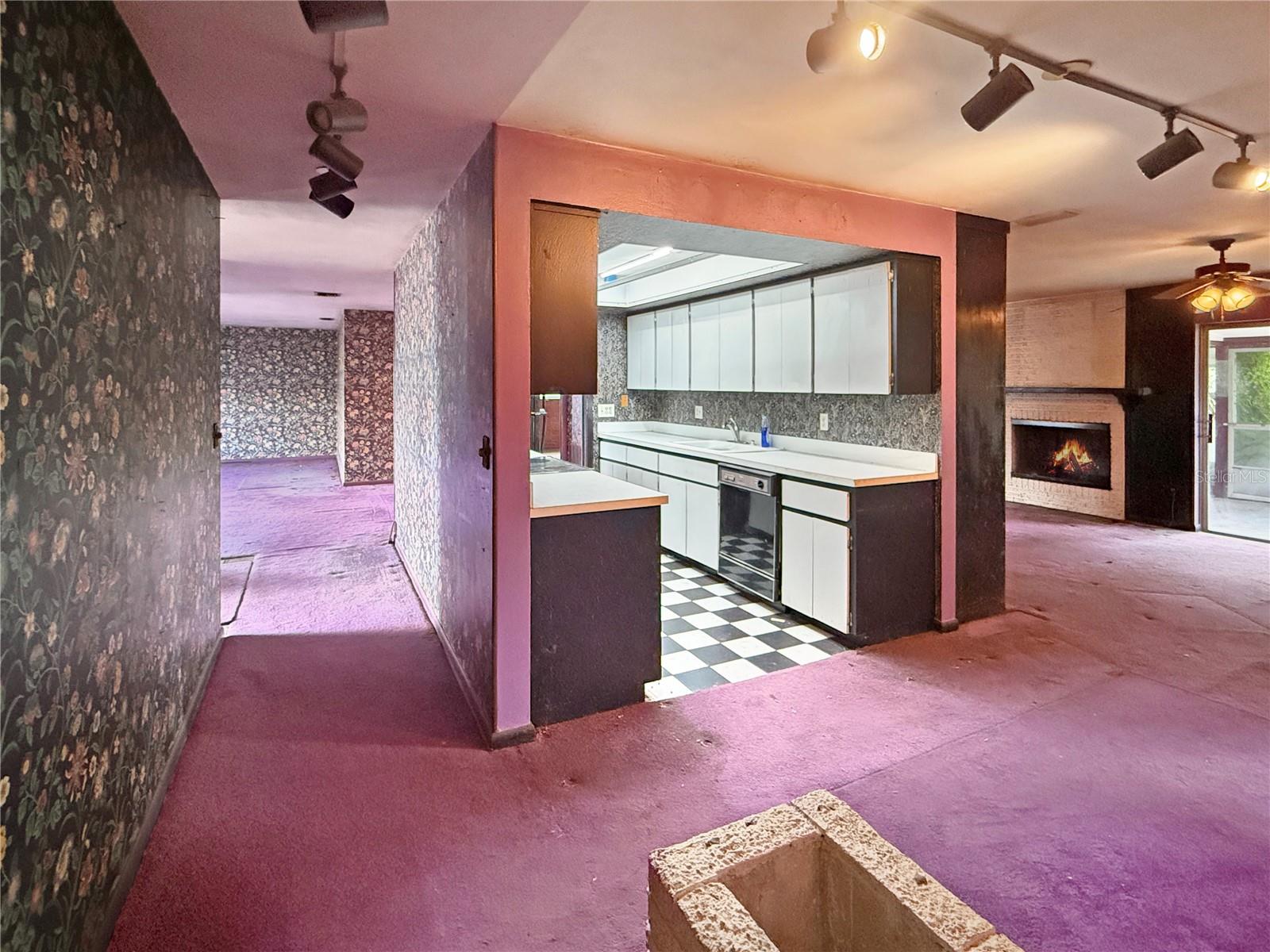 Image 5 of 14 For 2065 Envoy Court