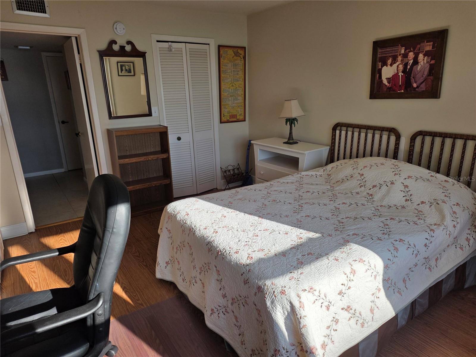 Image 24 of 62 For 5130 Brittany Drive S 301