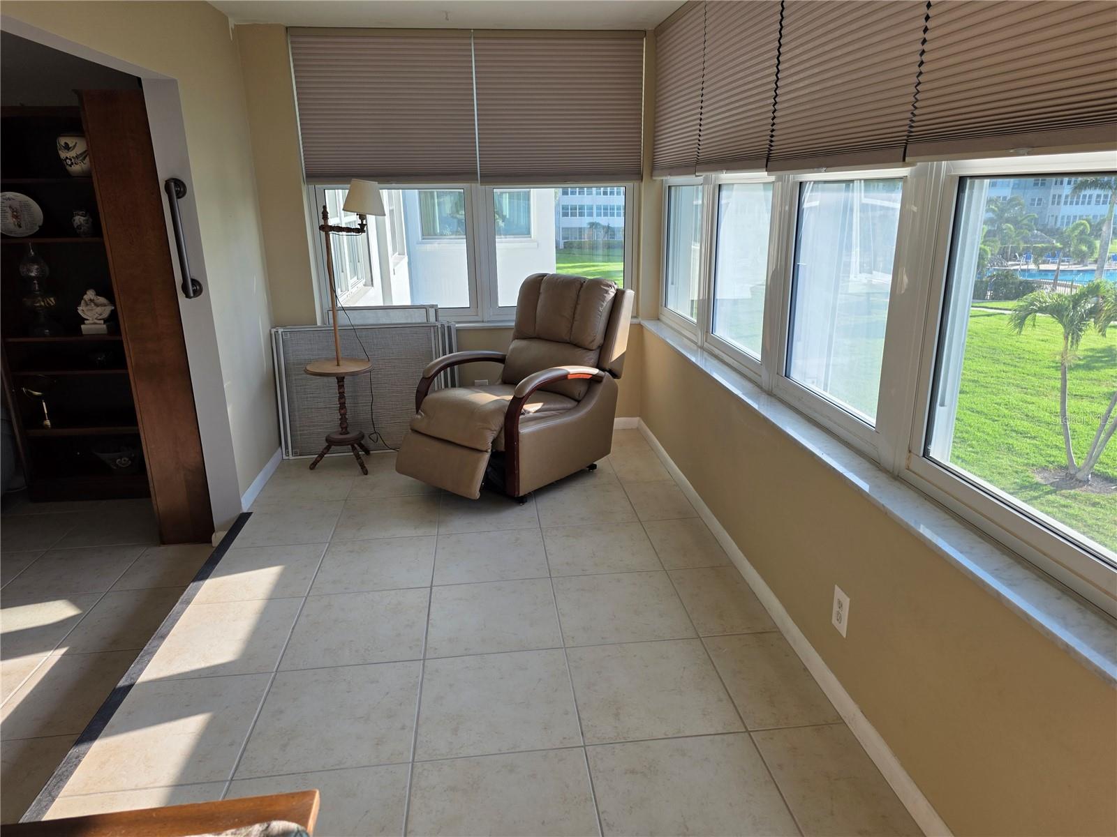 Image 28 of 62 For 5130 Brittany Drive S 301