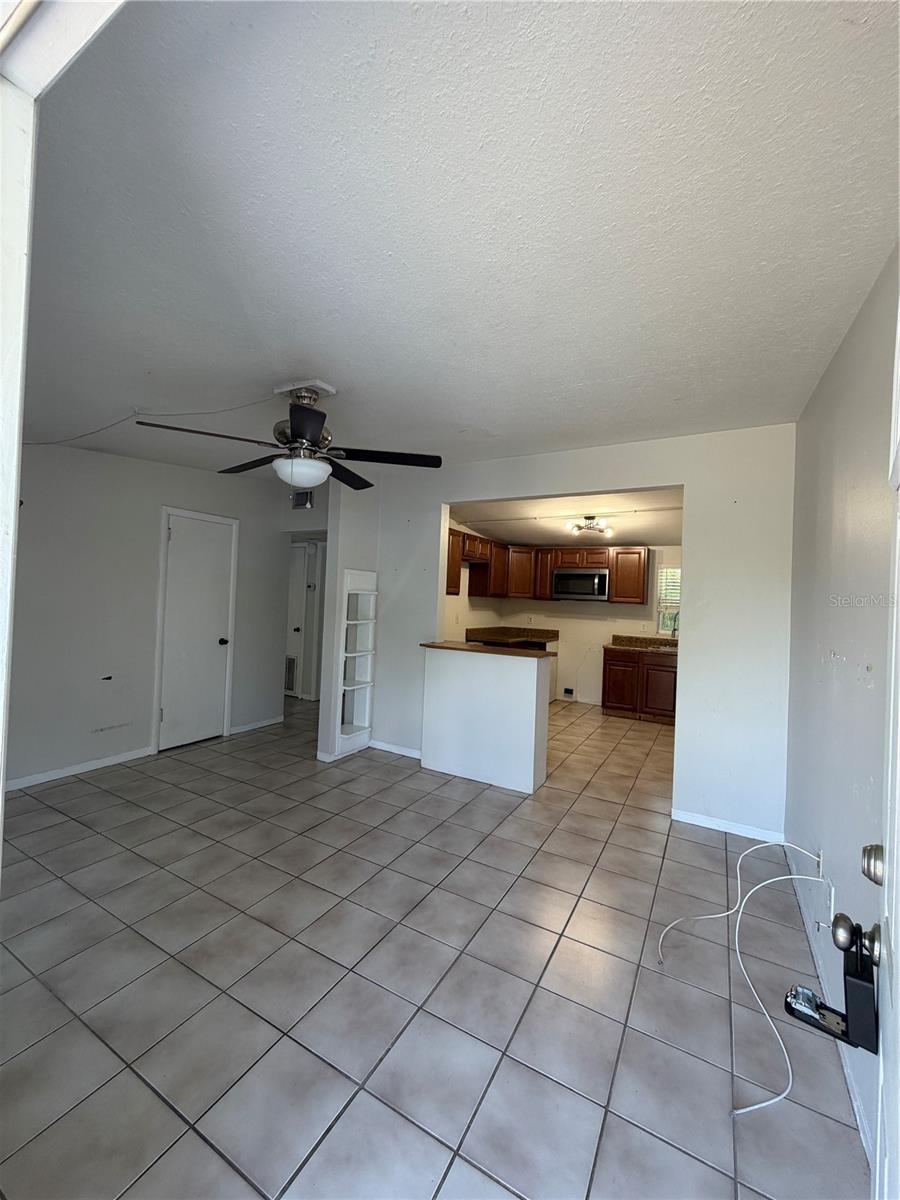 Image 5 of 9 For 972 Cedarwood Avenue