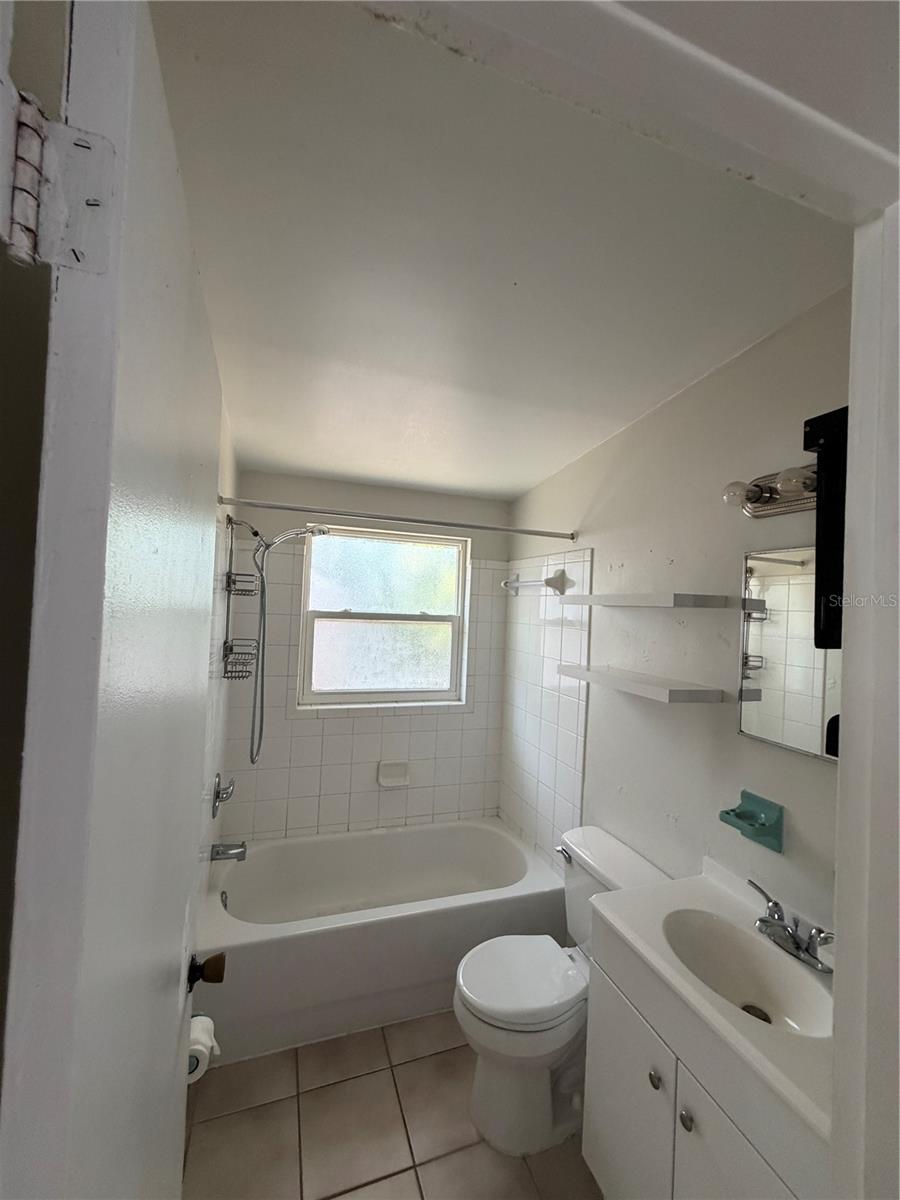 Image 6 of 9 For 972 Cedarwood Avenue