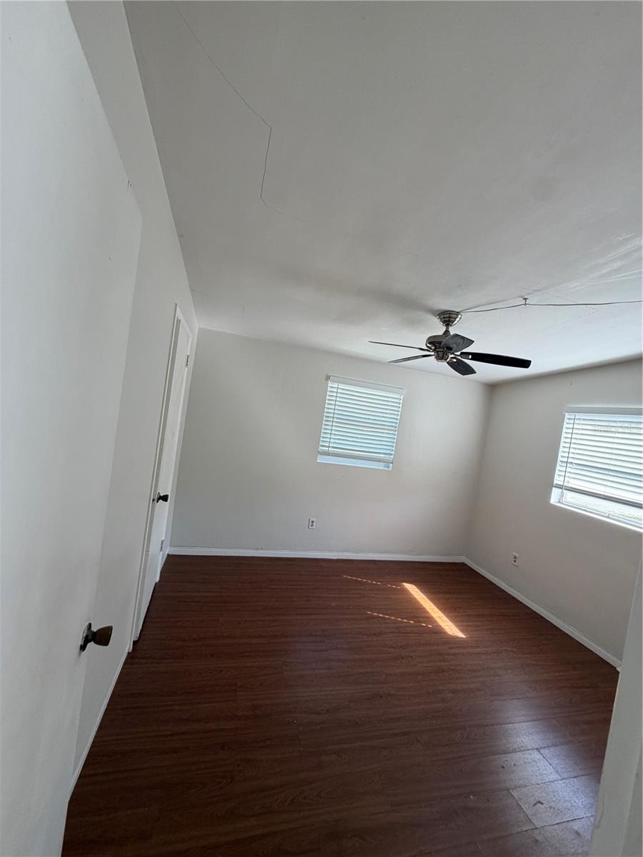 Image 7 of 9 For 972 Cedarwood Avenue