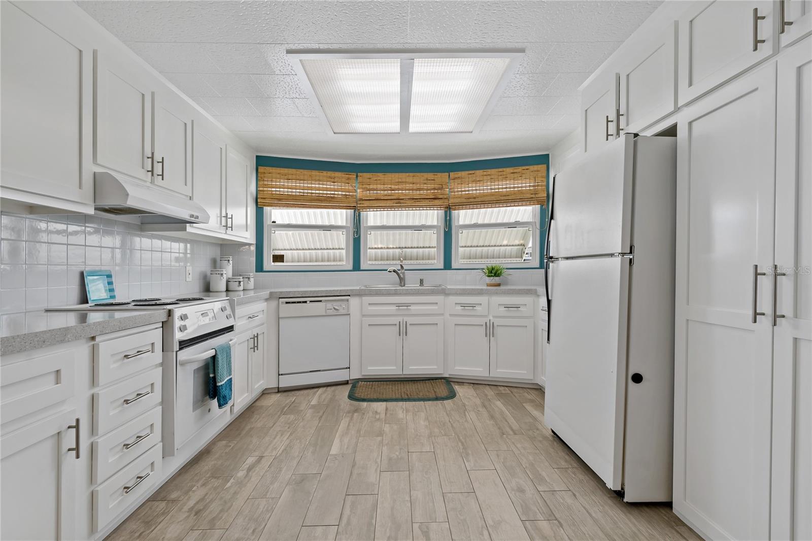 Image 17 of 48 For 3301 Alt 19  611