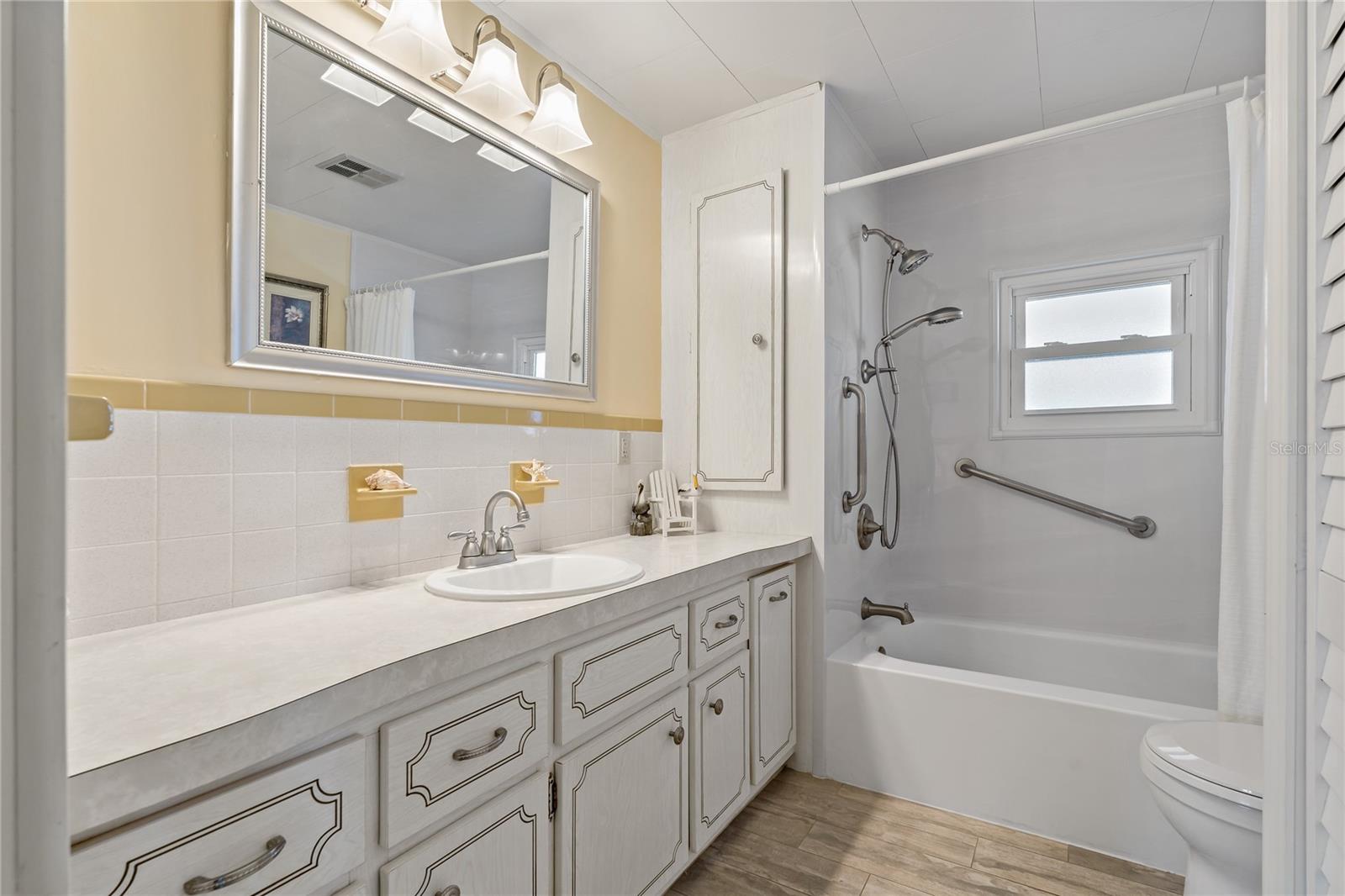 Image 21 of 48 For 3301 Alt 19  611