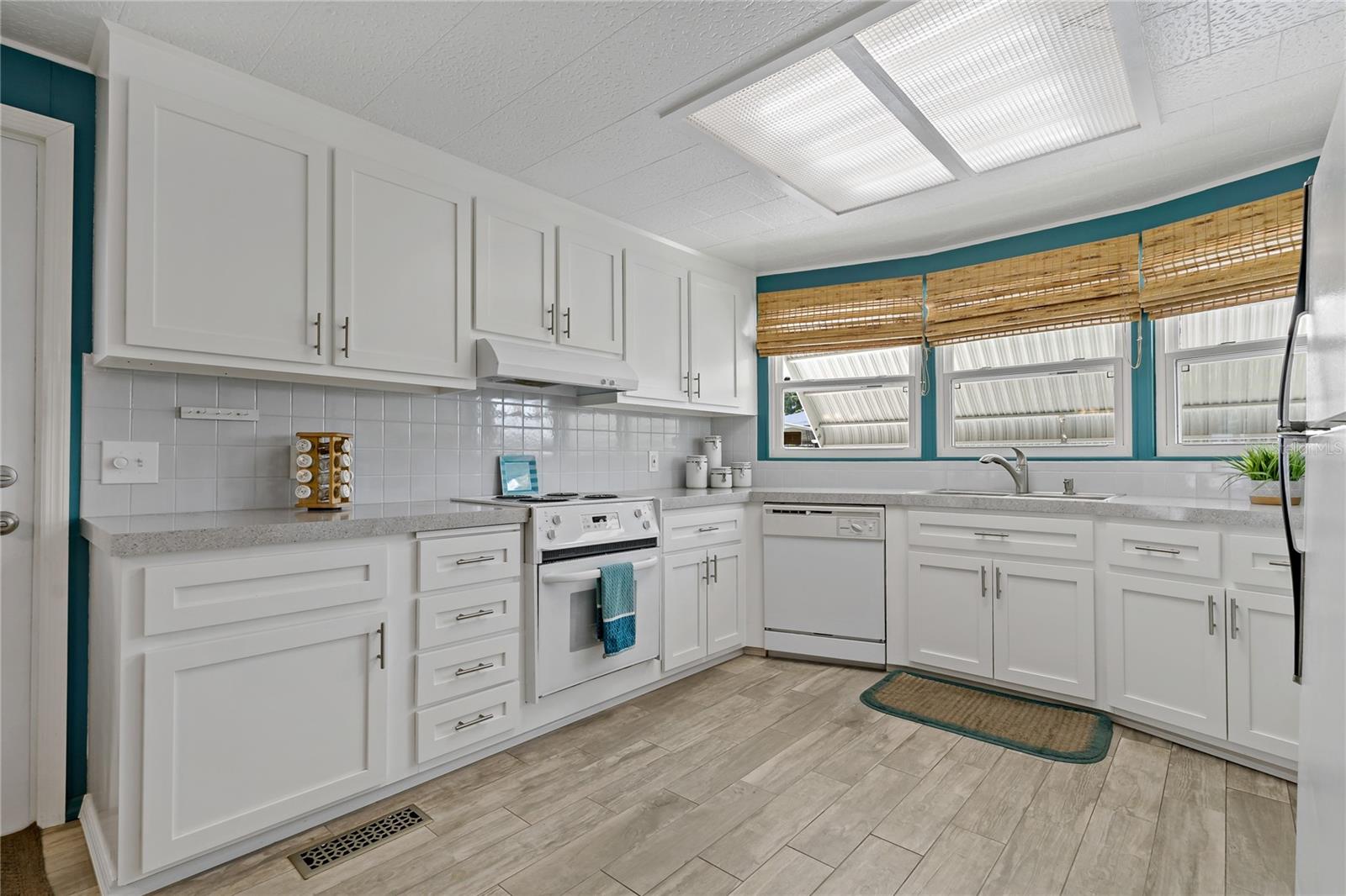 Image 4 of 48 For 3301 Alt 19  611