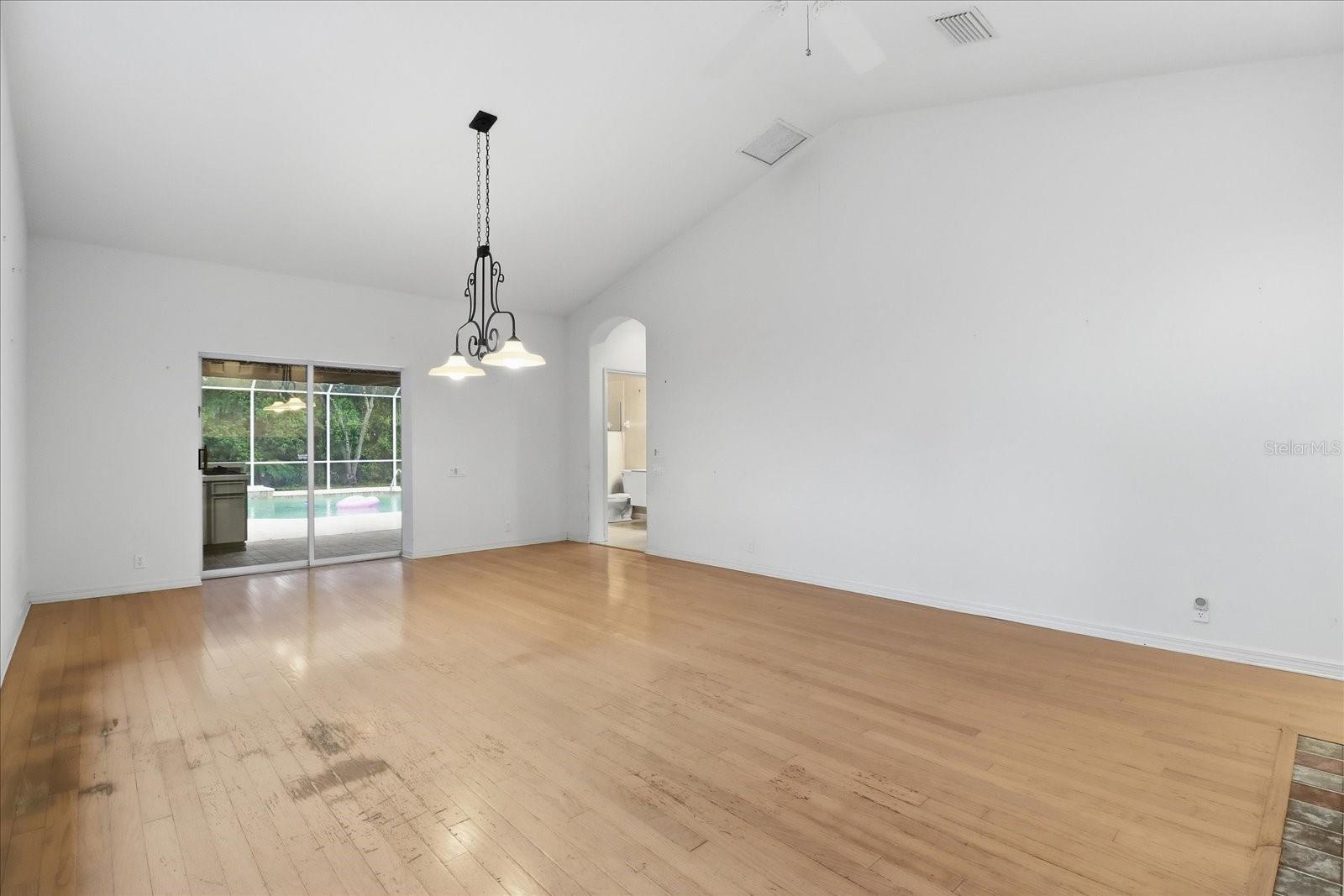 Image 26 of 48 For 103 Albany Lane