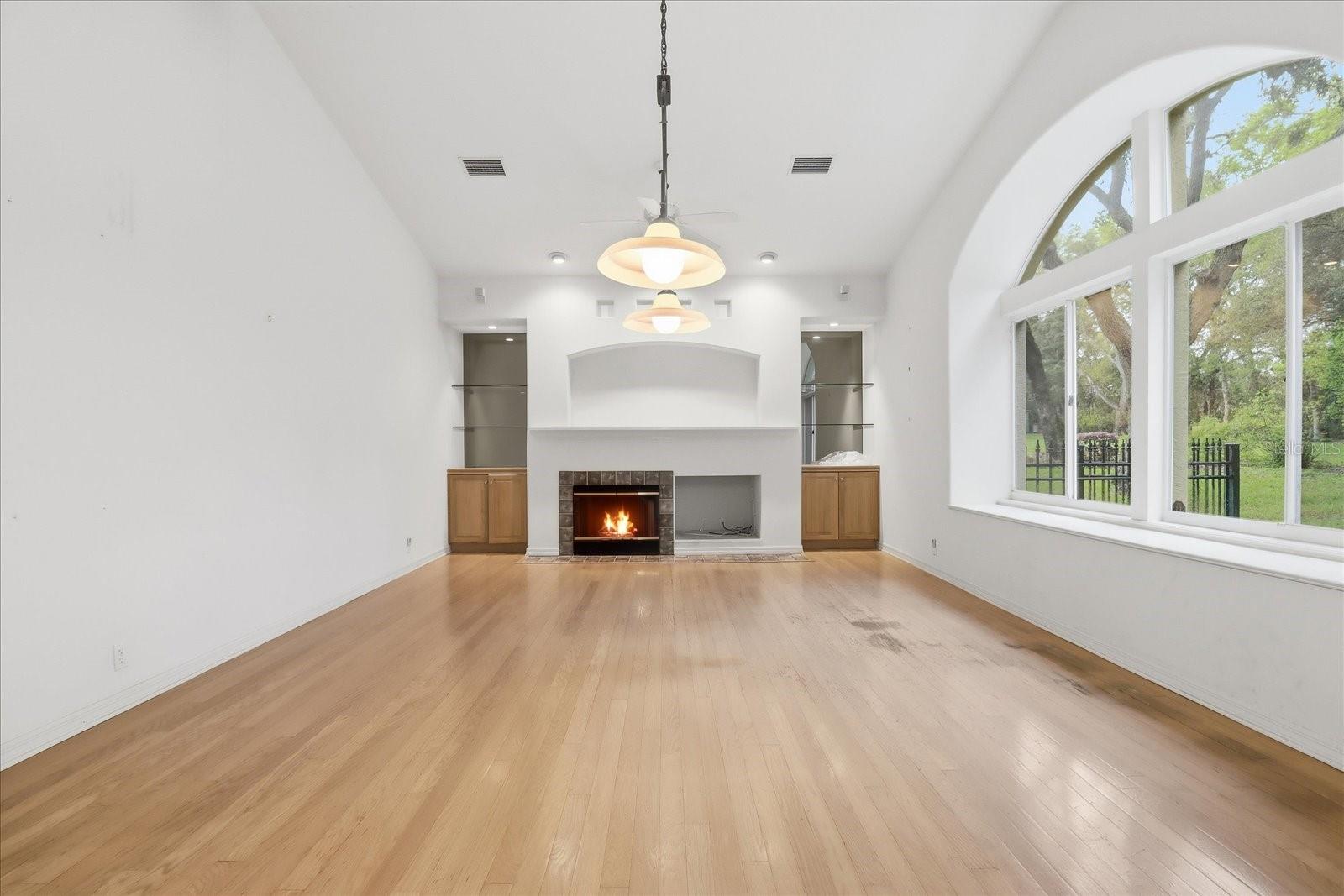 Image 27 of 48 For 103 Albany Lane