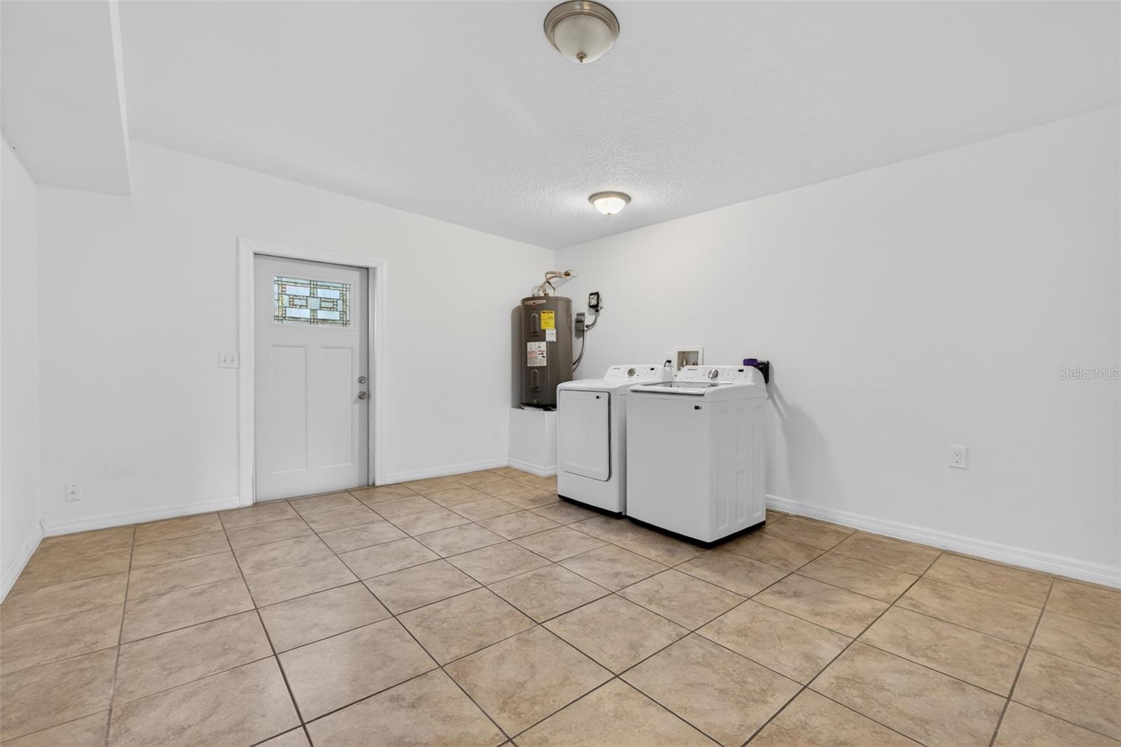 Image 13 of 28 For 105 Columbus Drive