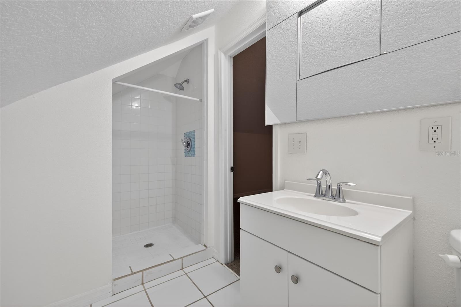 Image 26 of 28 For 105 Columbus Drive