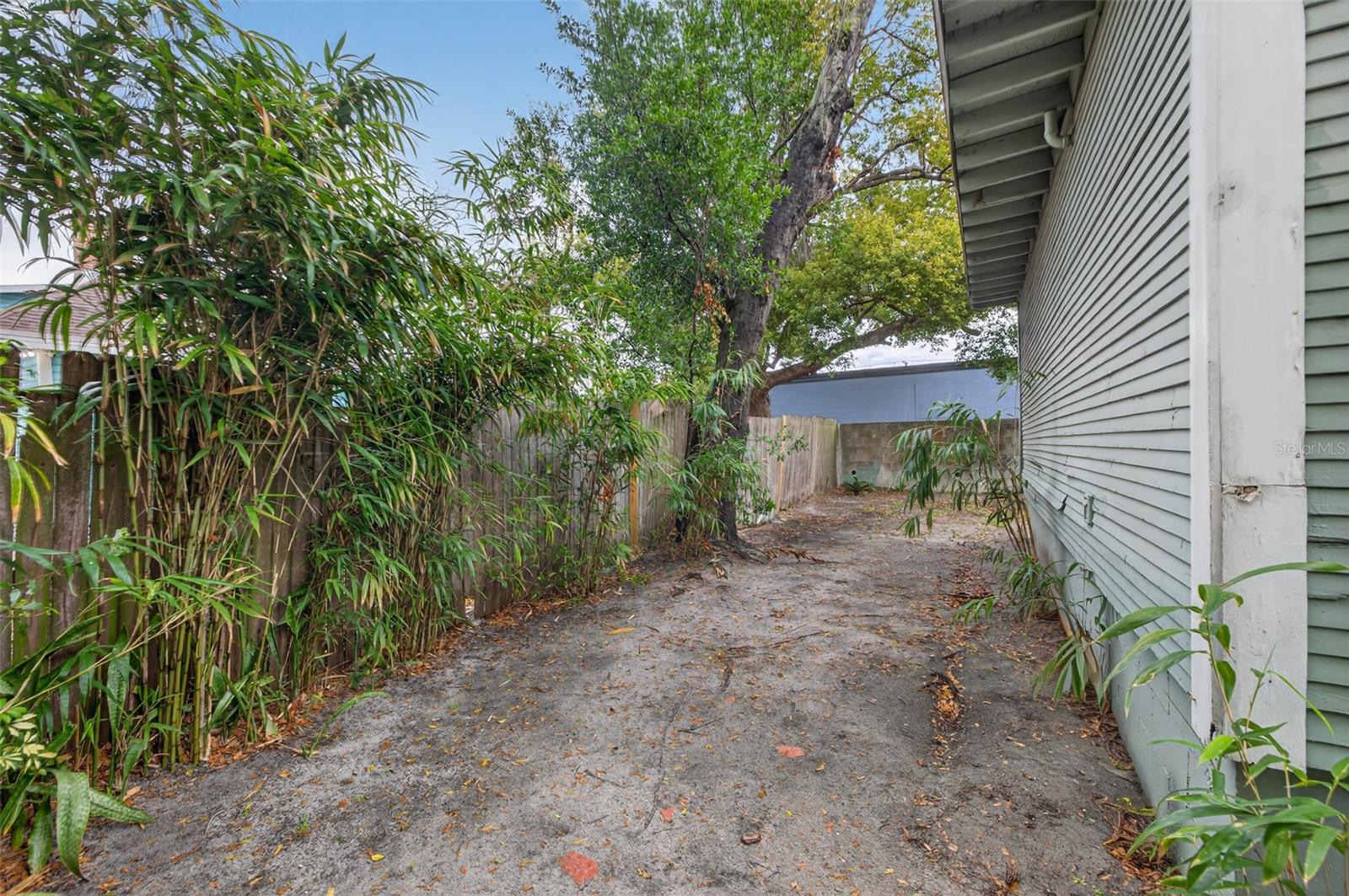 Image 27 of 28 For 105 Columbus Drive