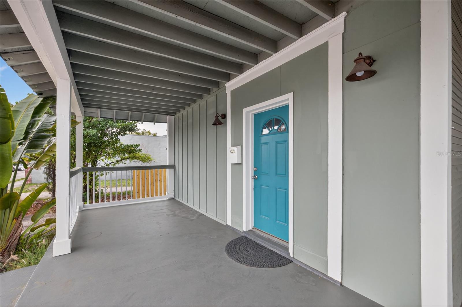 Image 4 of 28 For 105 Columbus Drive