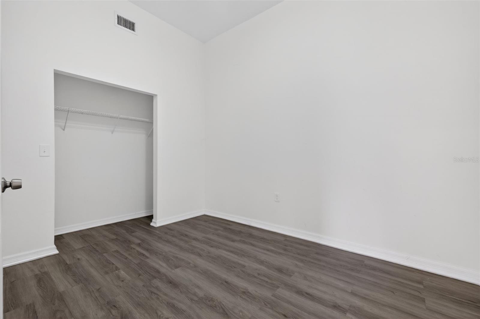 Image 10 of 32 For 105 Columbus Drive