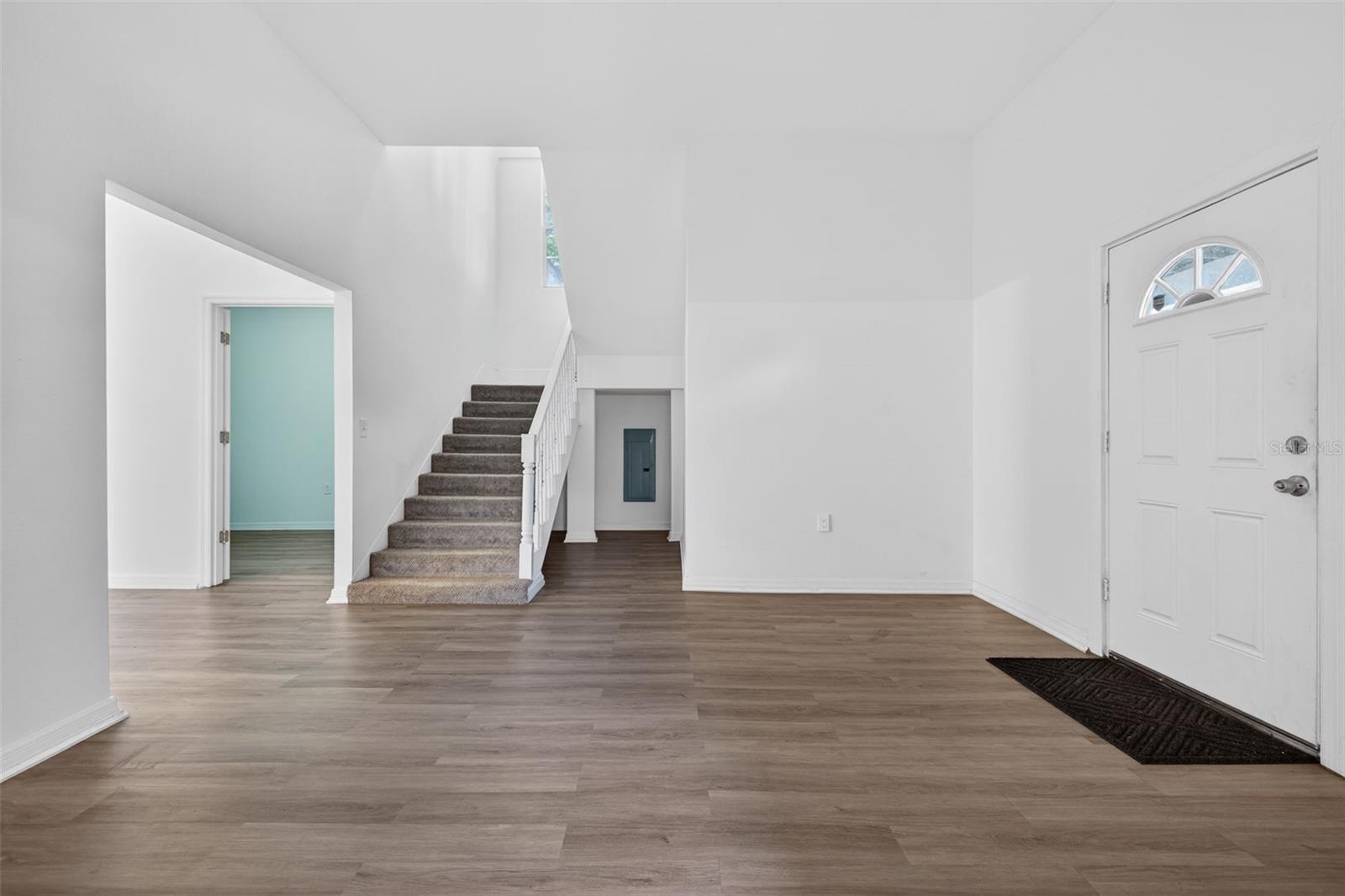 Image 5 of 32 For 105 Columbus Drive