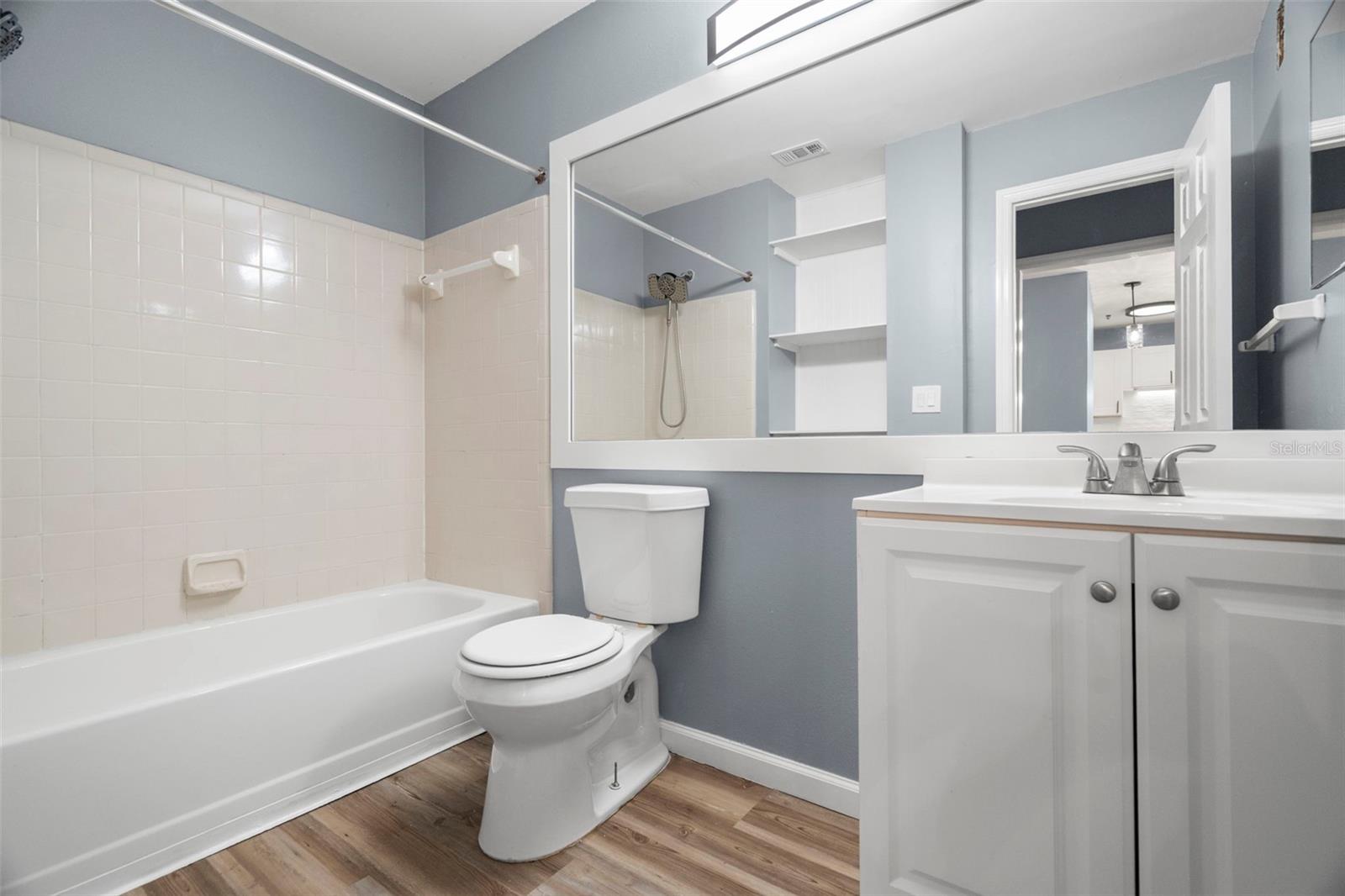 Image 21 of 37 For 11901 4th Street N 3202