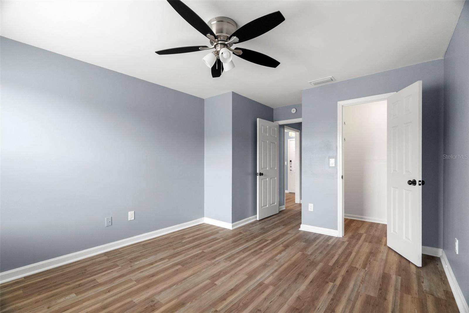 Image 24 of 37 For 11901 4th Street N 3202