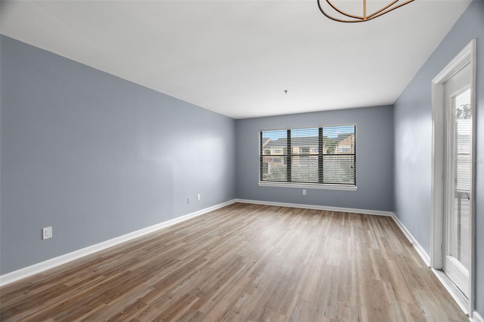 Image 27 of 37 For 11901 4th Street N 3202