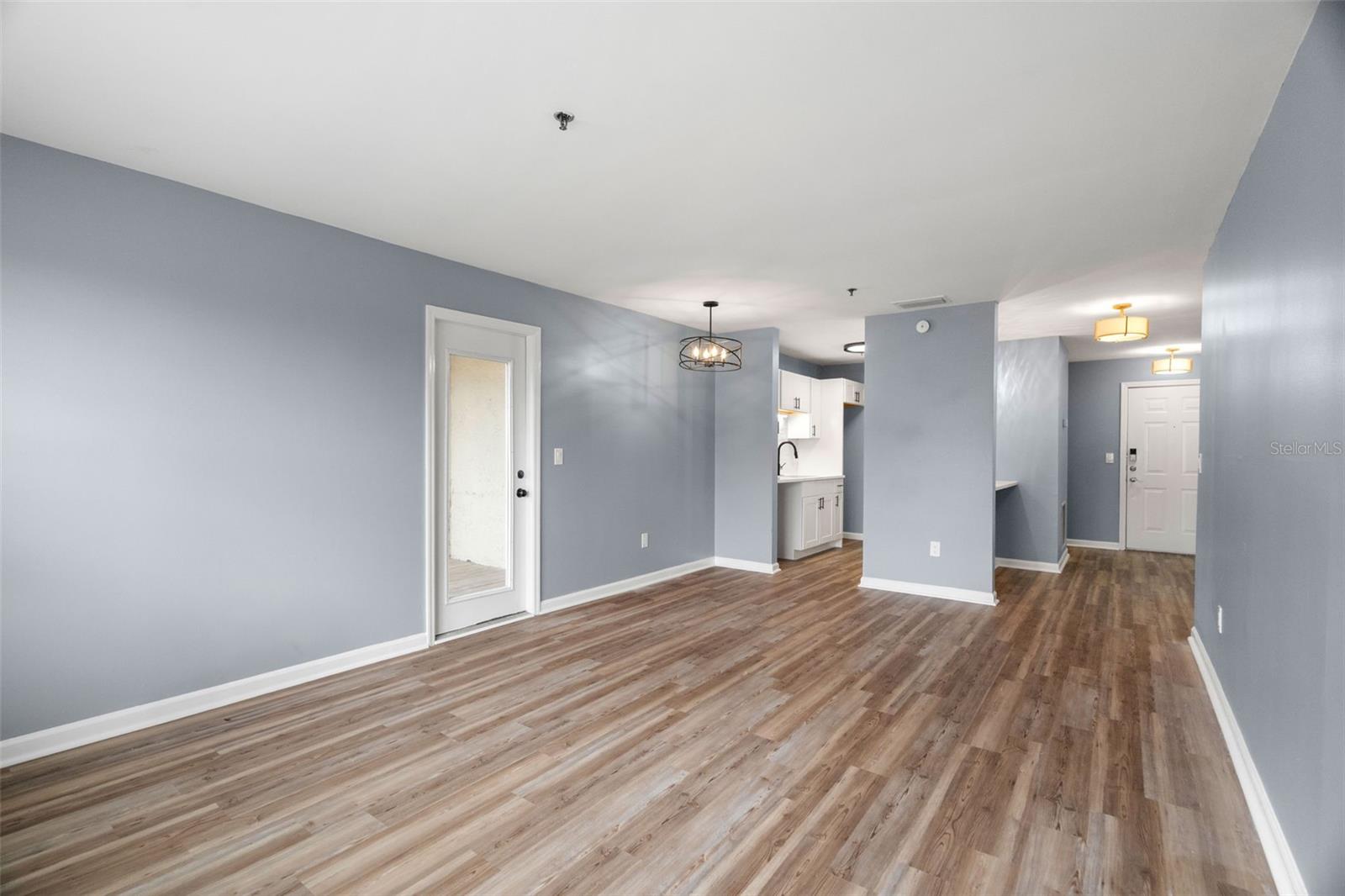 Image 28 of 37 For 11901 4th Street N 3202