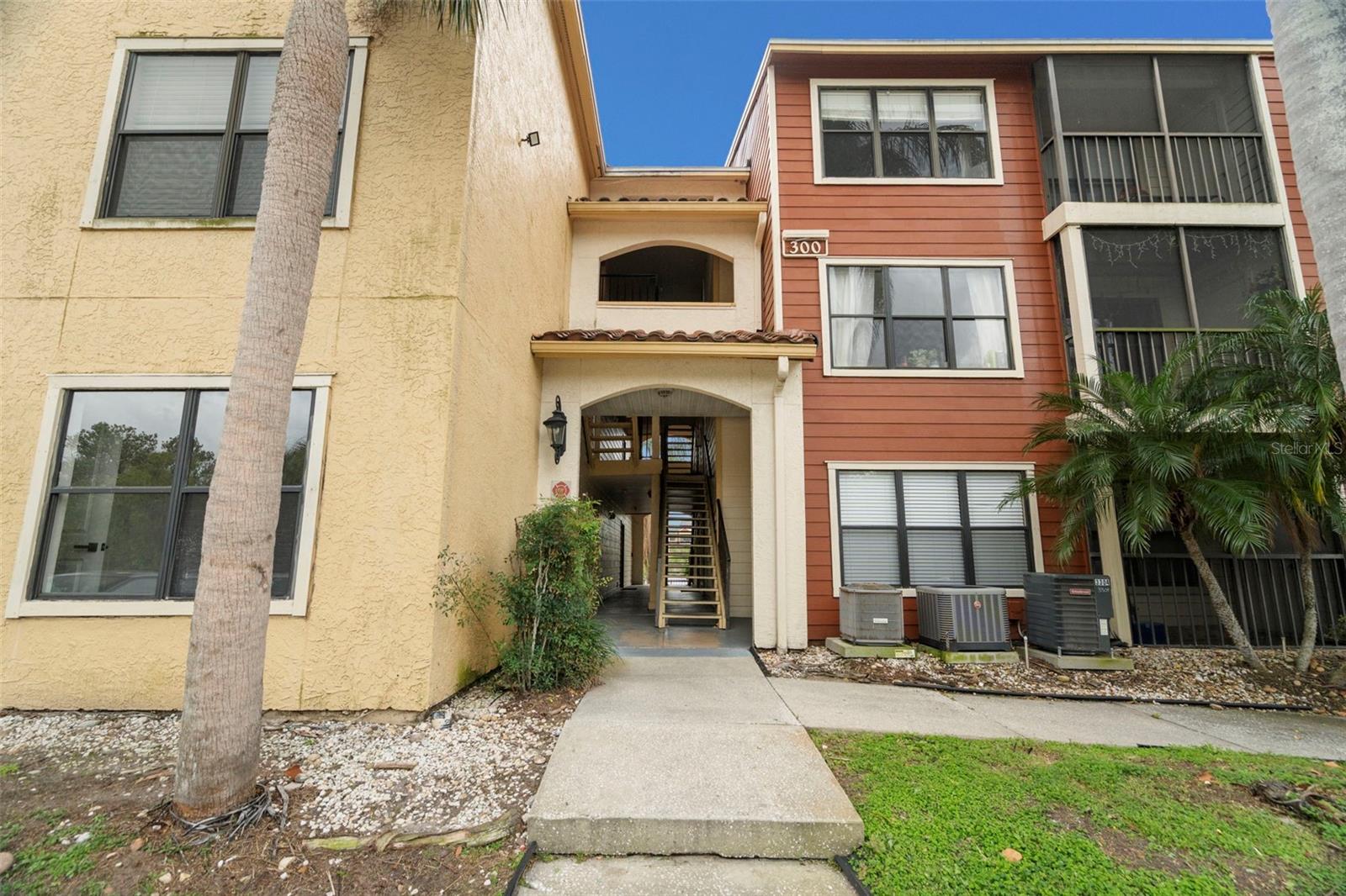 Image 3 of 37 For 11901 4th Street N 3202