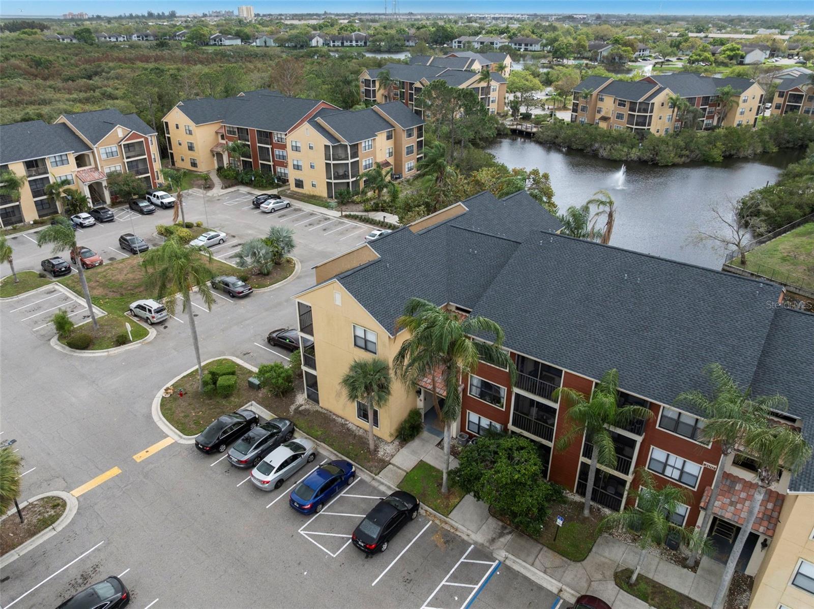 Image 6 of 37 For 11901 4th Street N 3202