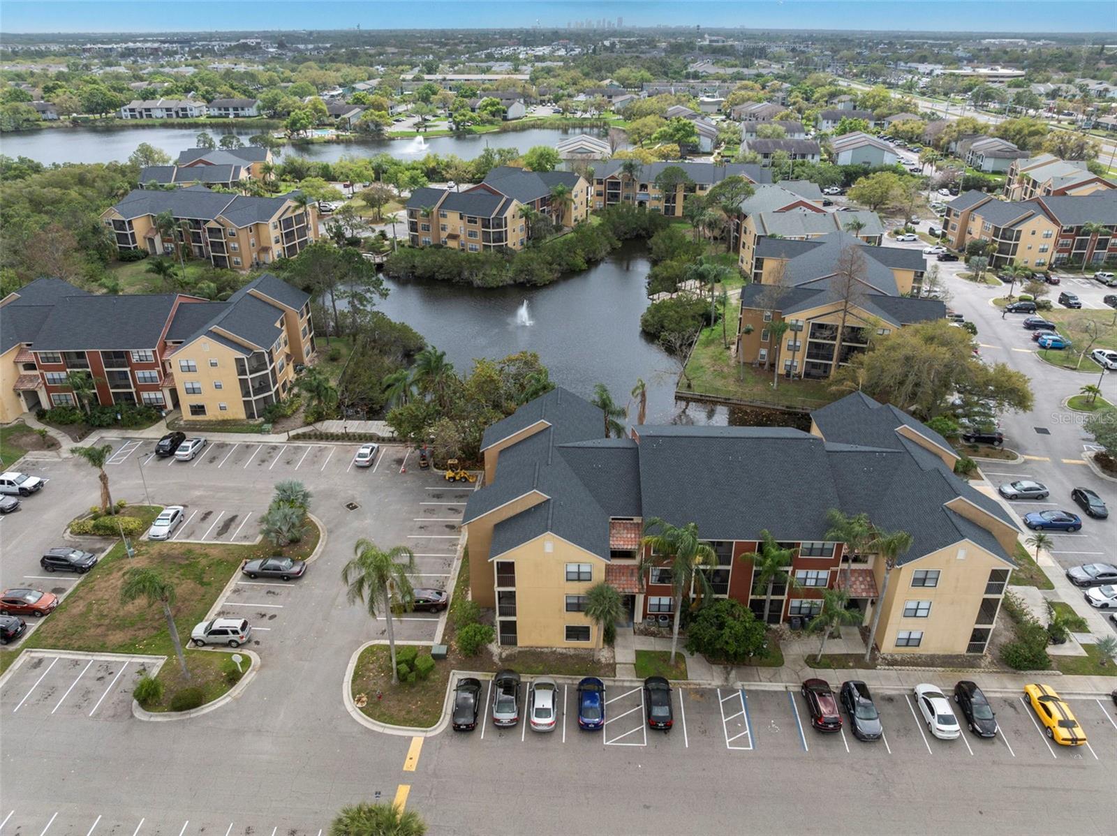 Image 7 of 37 For 11901 4th Street N 3202