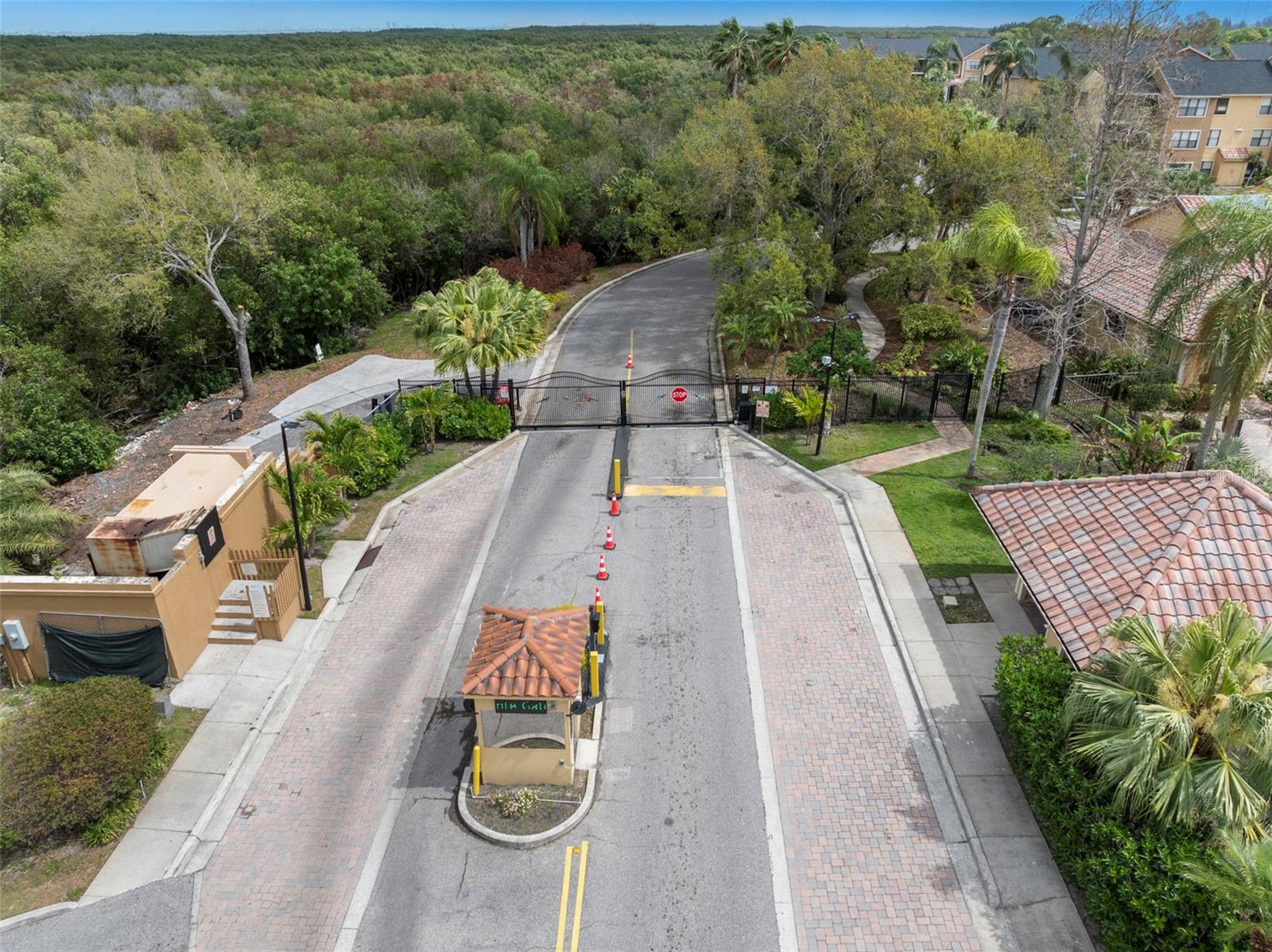 Image 8 of 37 For 11901 4th Street N 3202