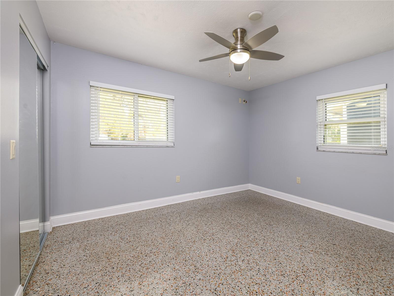 Image 23 of 35 For 907 Hillside Terrace