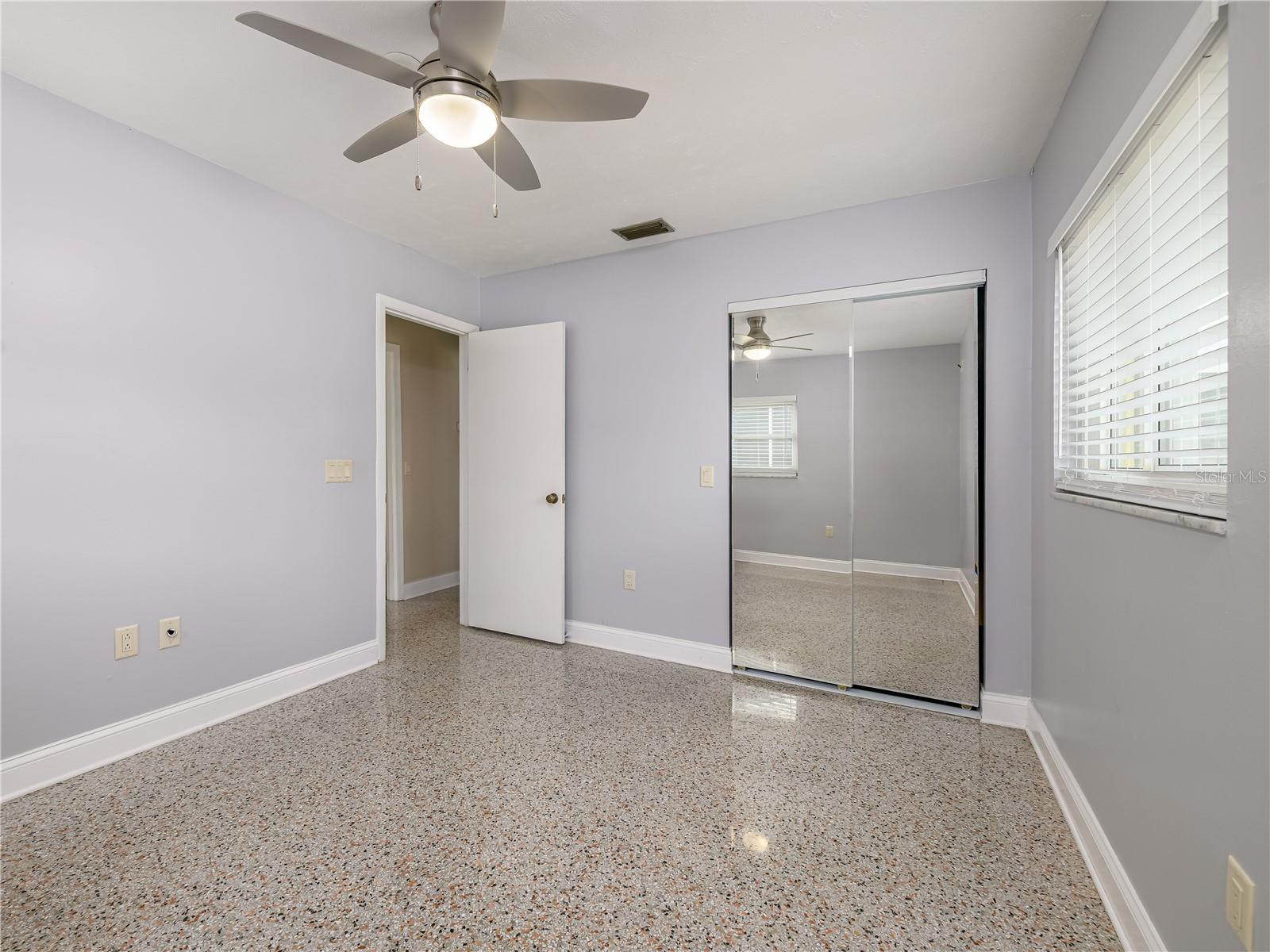 Image 24 of 35 For 907 Hillside Terrace