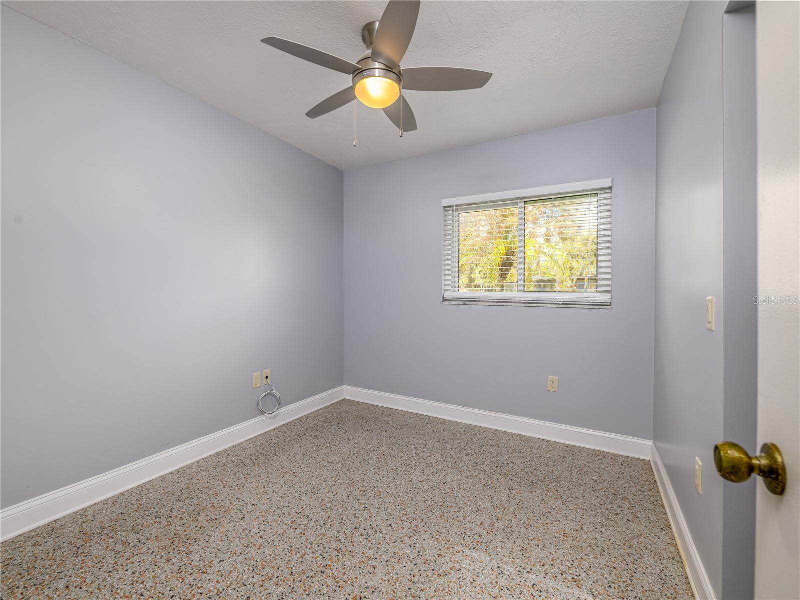 Image 25 of 35 For 907 Hillside Terrace