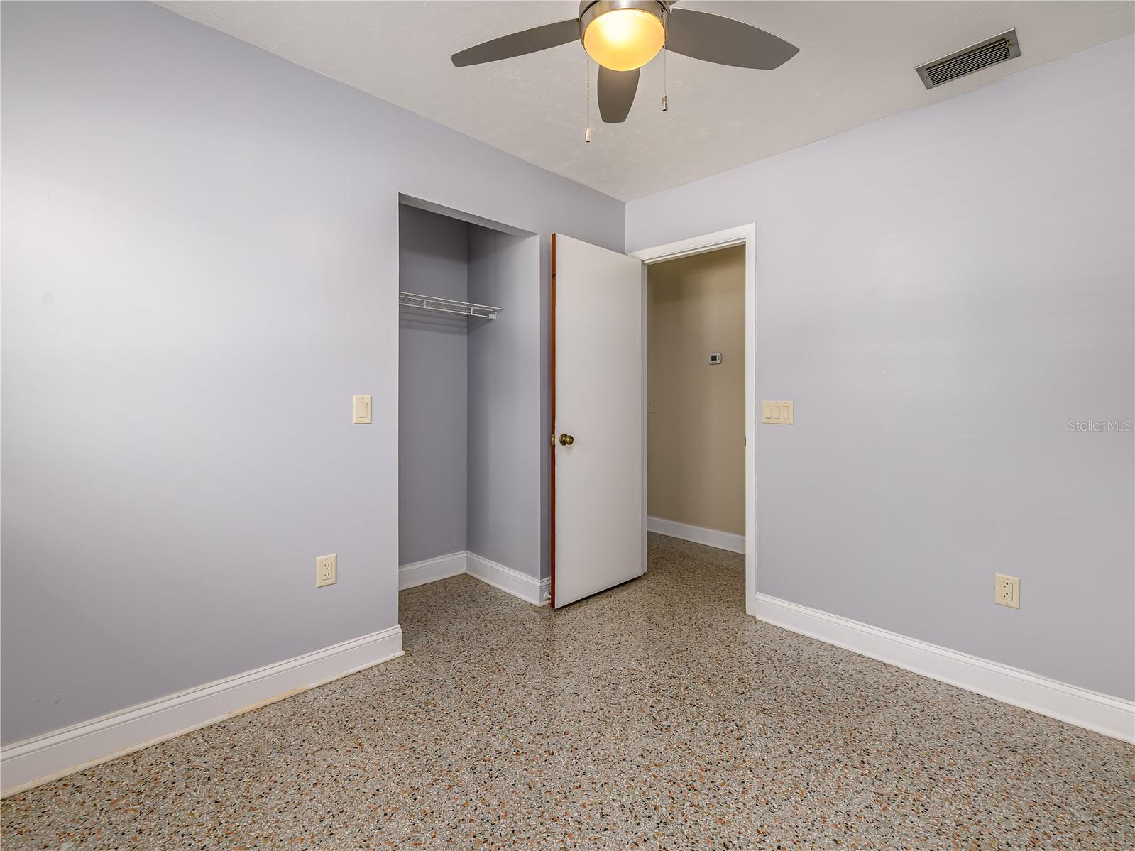 Image 26 of 35 For 907 Hillside Terrace