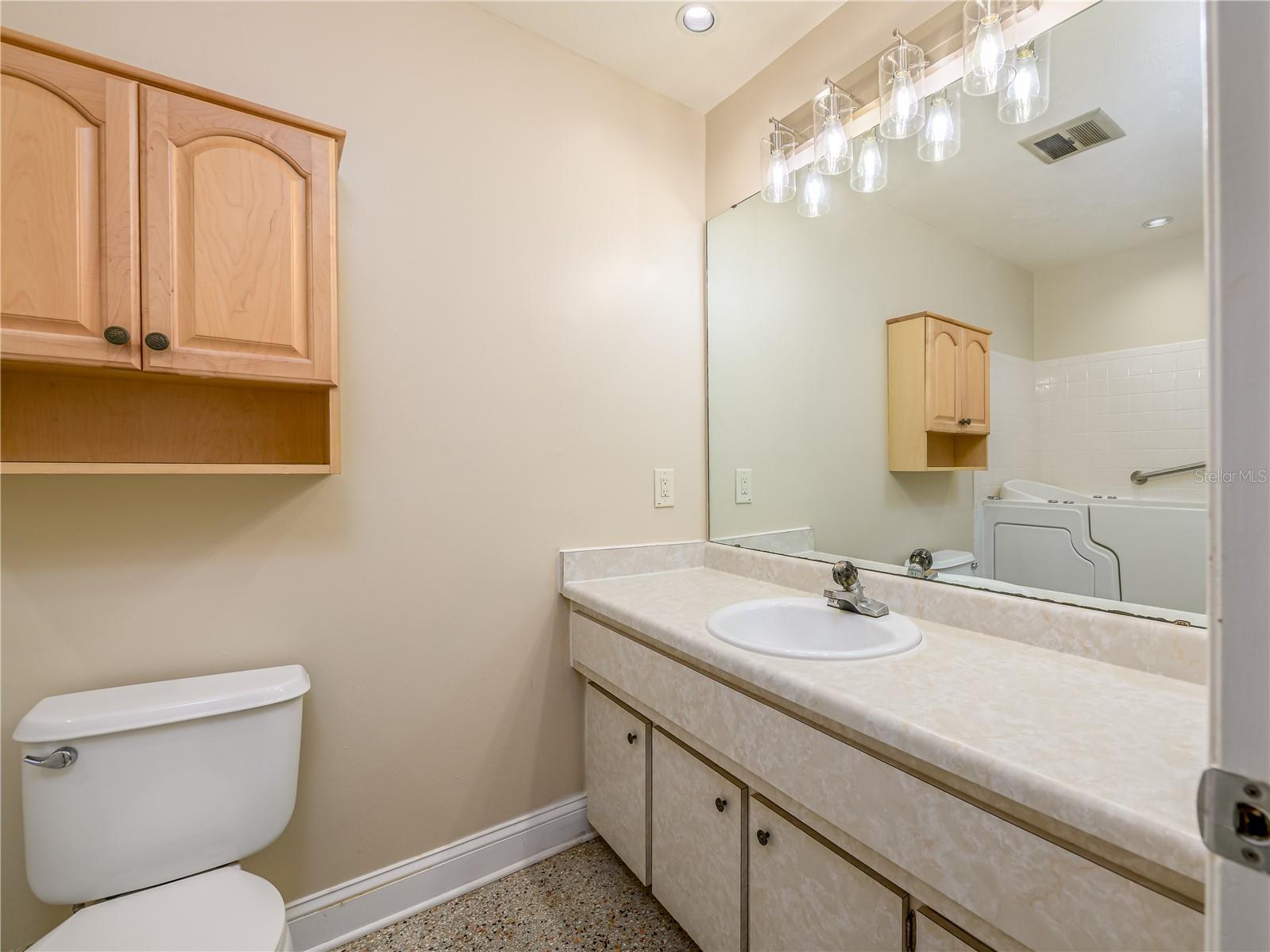 Image 27 of 35 For 907 Hillside Terrace