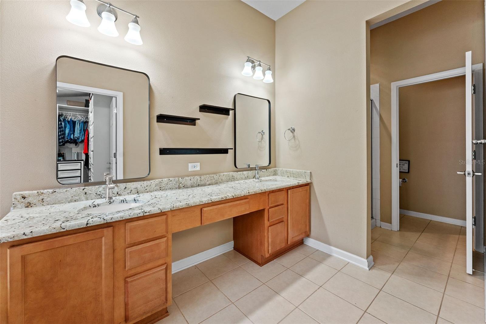 Listing photo id 11 for 496 Sea Holly Drive