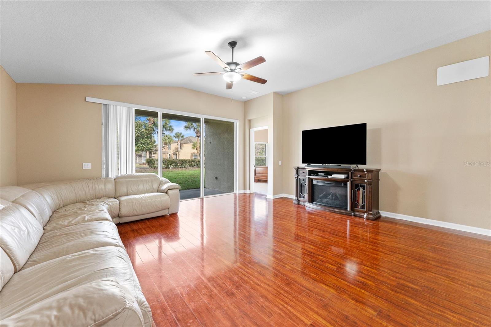 Listing photo id 6 for 496 Sea Holly Drive