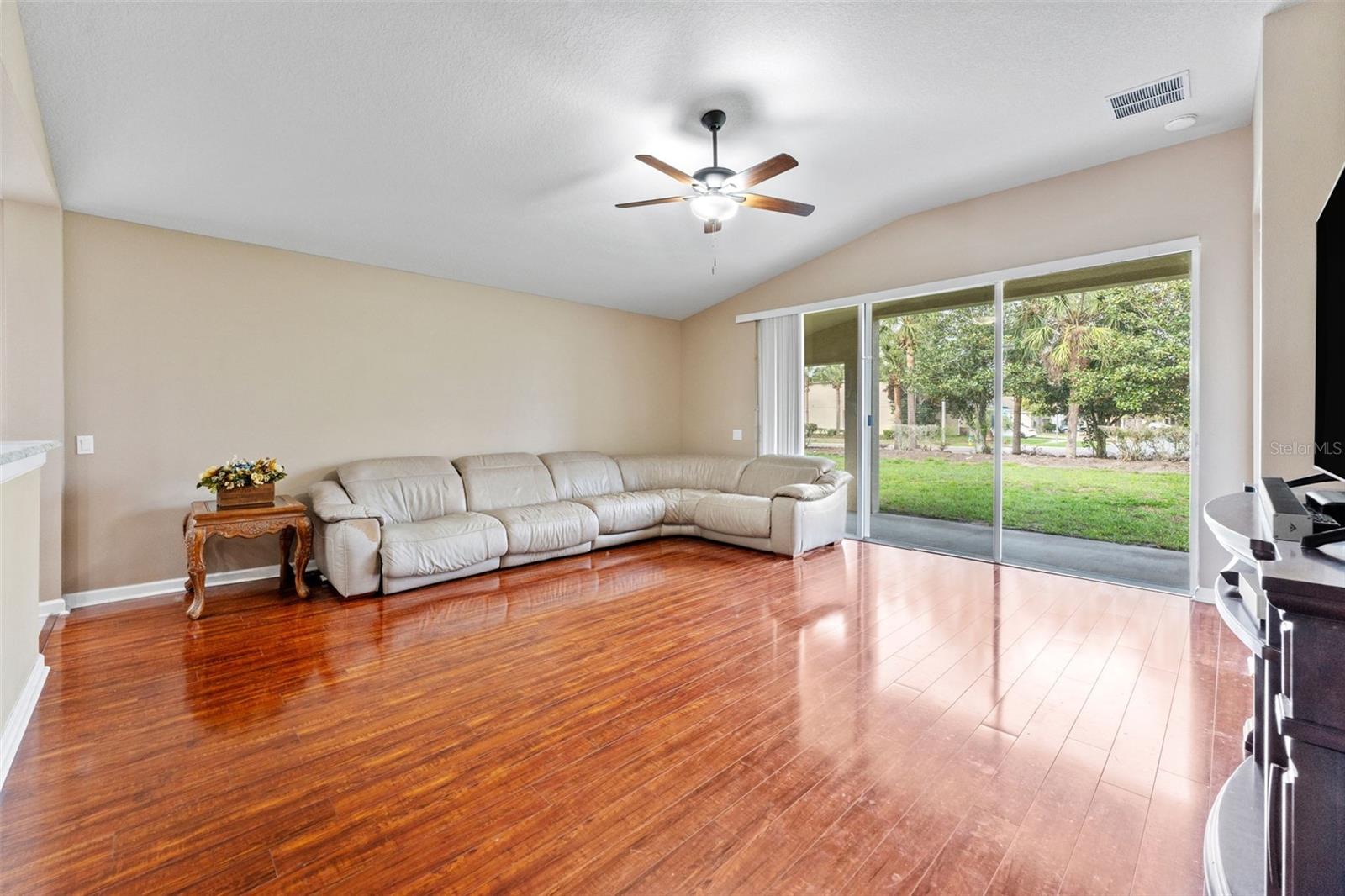 Listing photo id 7 for 496 Sea Holly Drive