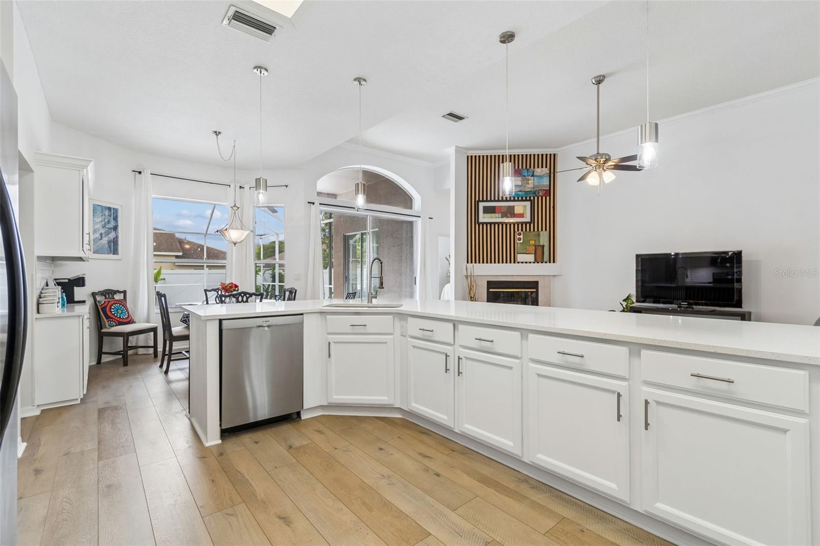 Listing photo id 20 for 17906 Sparrows Nest Drive