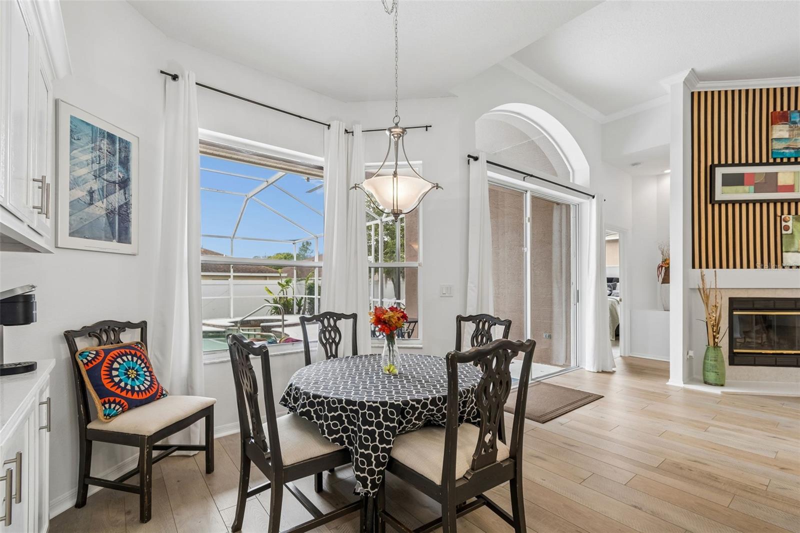 Listing photo id 21 for 17906 Sparrows Nest Drive