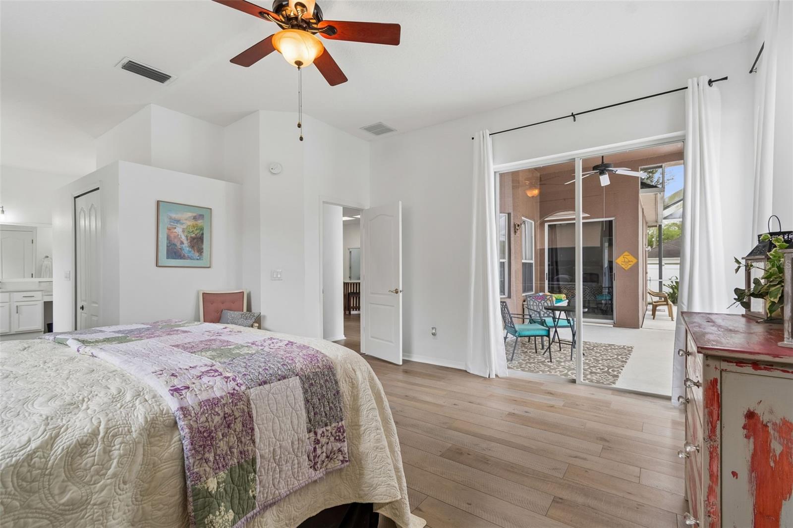 Listing photo id 25 for 17906 Sparrows Nest Drive