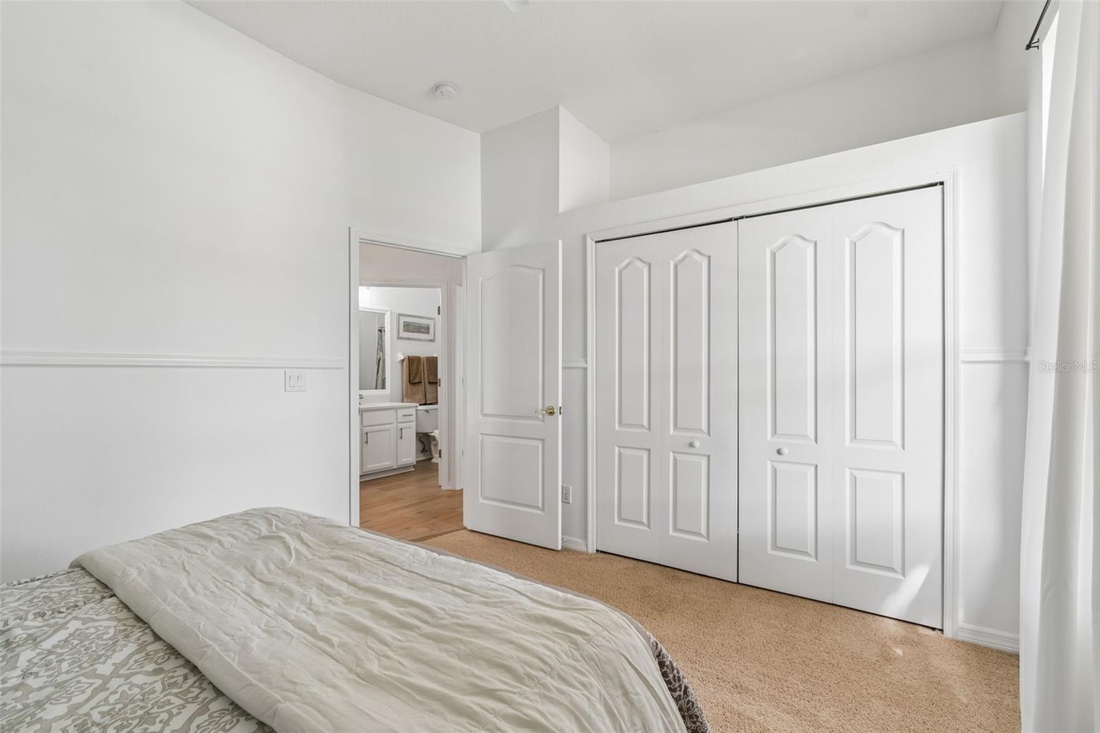 Listing photo id 37 for 17906 Sparrows Nest Drive