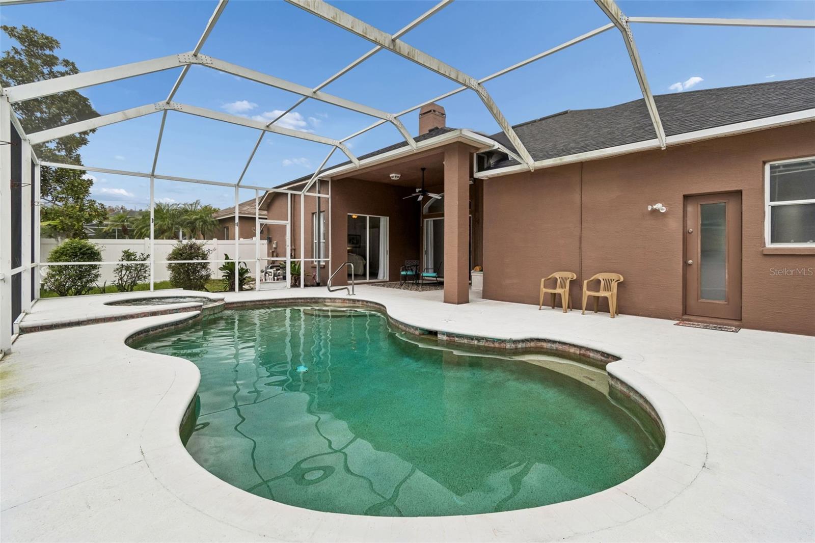 Listing photo id 48 for 17906 Sparrows Nest Drive