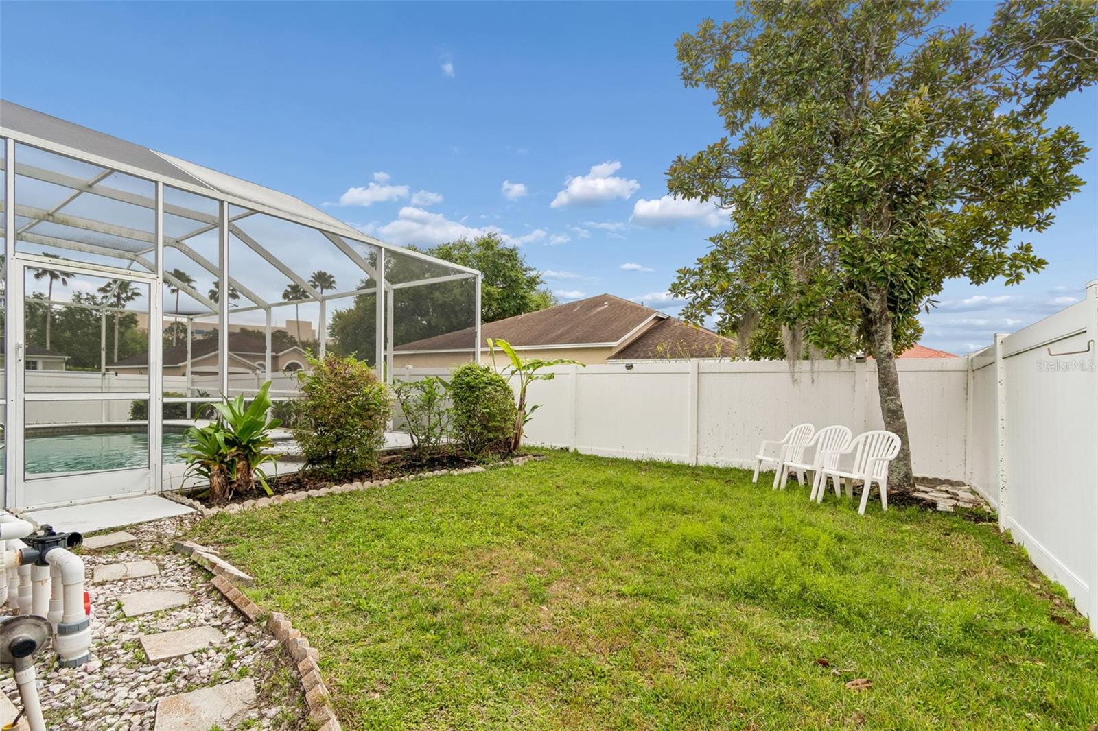 Listing photo id 51 for 17906 Sparrows Nest Drive