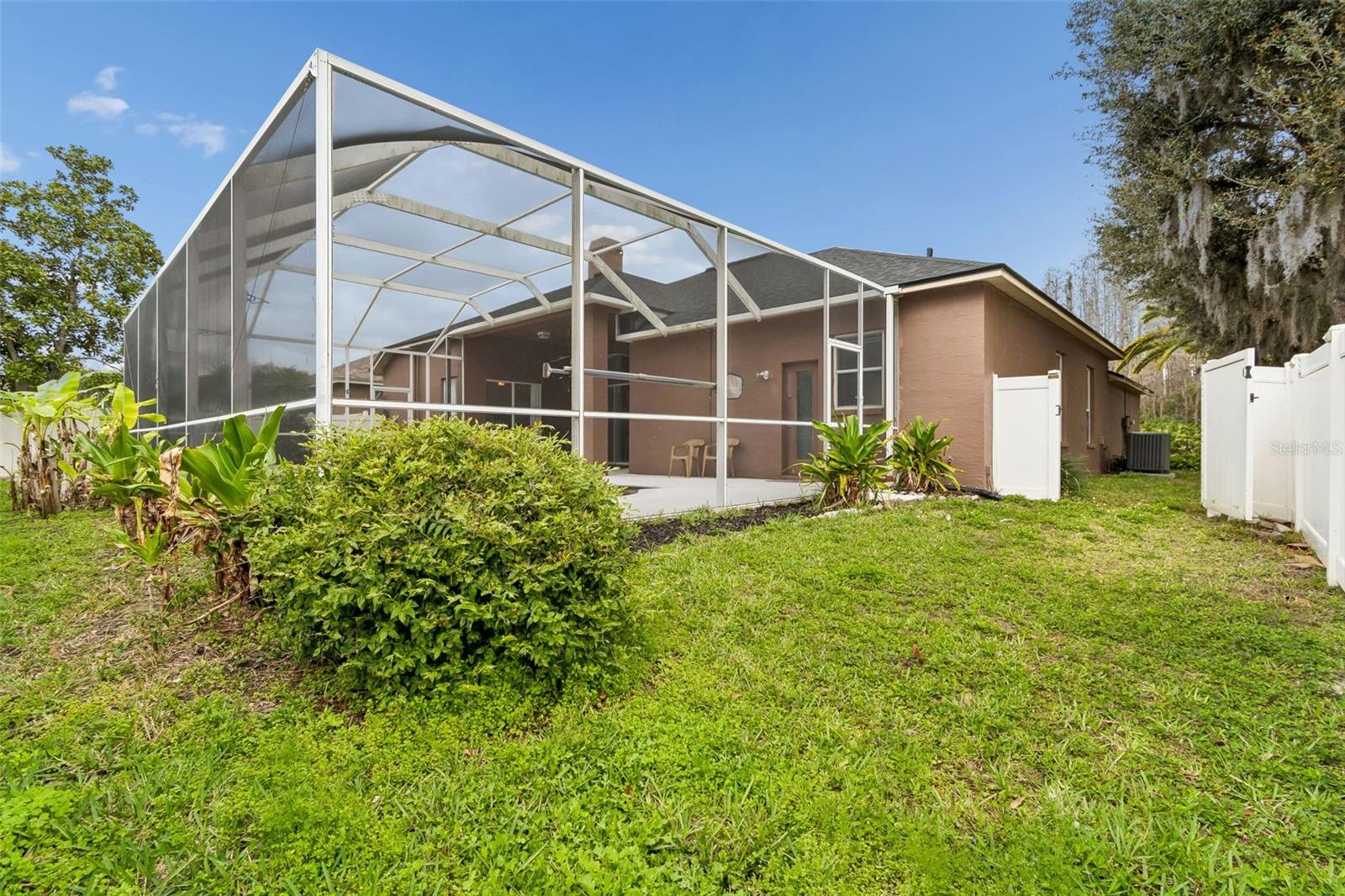 Listing photo id 52 for 17906 Sparrows Nest Drive