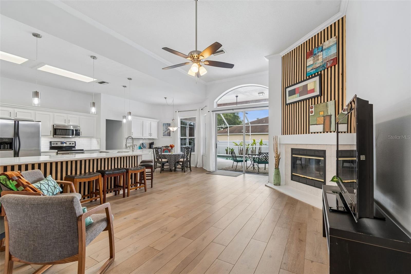 Listing photo id 6 for 17906 Sparrows Nest Drive