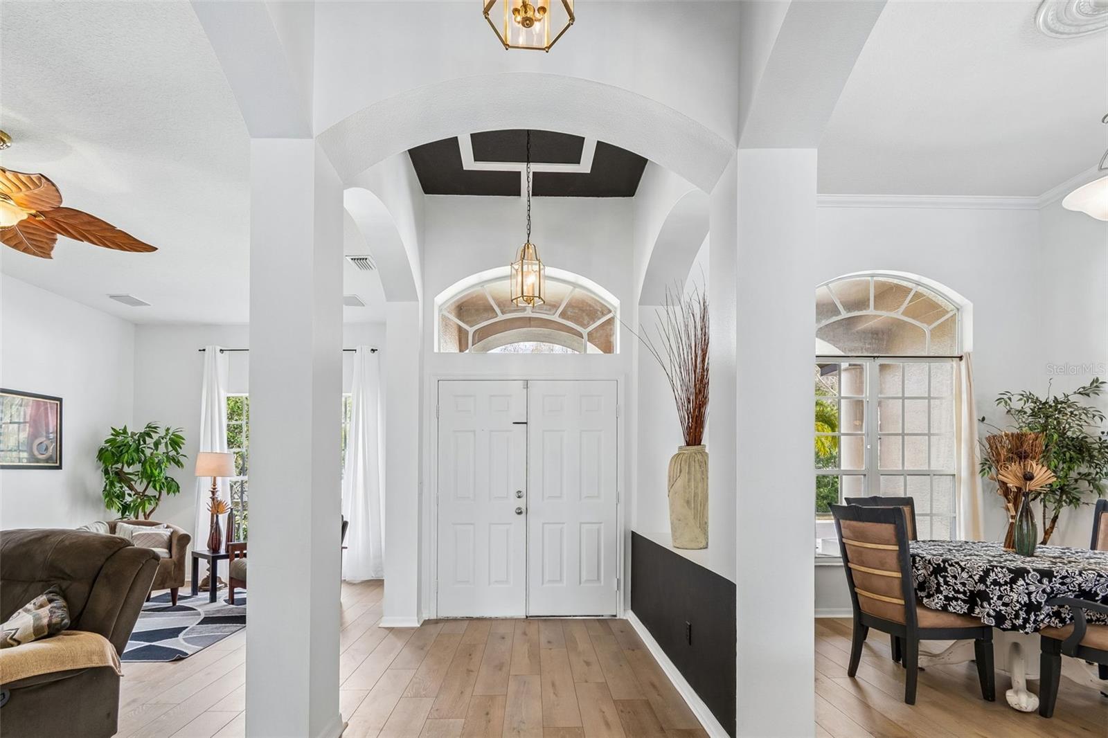 Listing photo id 7 for 17906 Sparrows Nest Drive