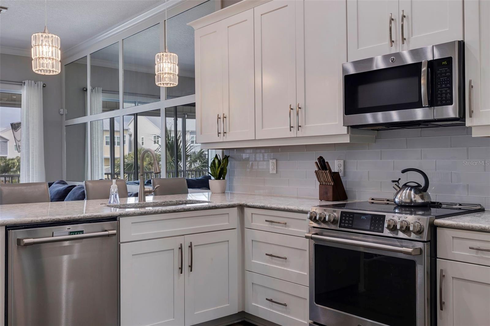 Listing photo id 9 for 6064 Moorings Drive S