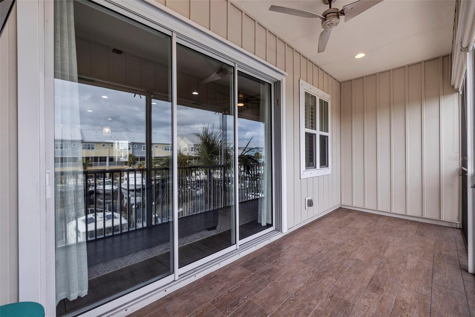 Listing photo id 11 for 6064 Moorings Drive S