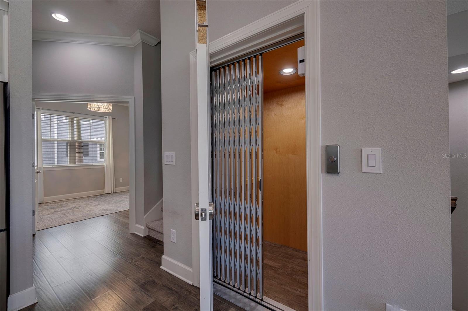 Listing photo id 15 for 6064 Moorings Drive S