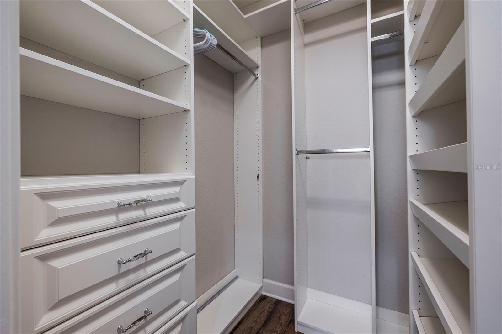 Listing photo id 20 for 6064 Moorings Drive S