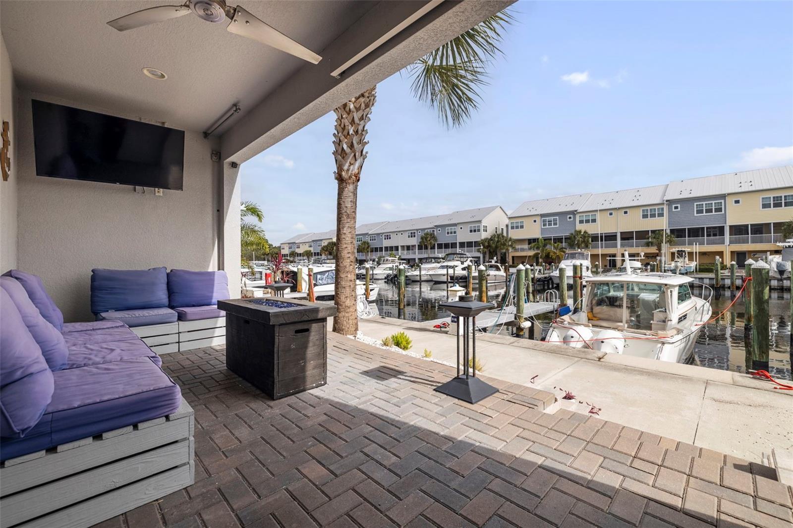 Listing photo id 26 for 6064 Moorings Drive S